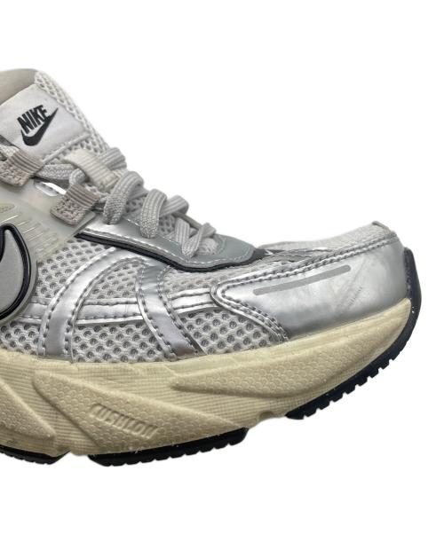 NIKE（ナイキ）NIKE (ナイキ) V2K RUN SUMMIT グレー サイズ:25.5cmの古着・服飾アイテム