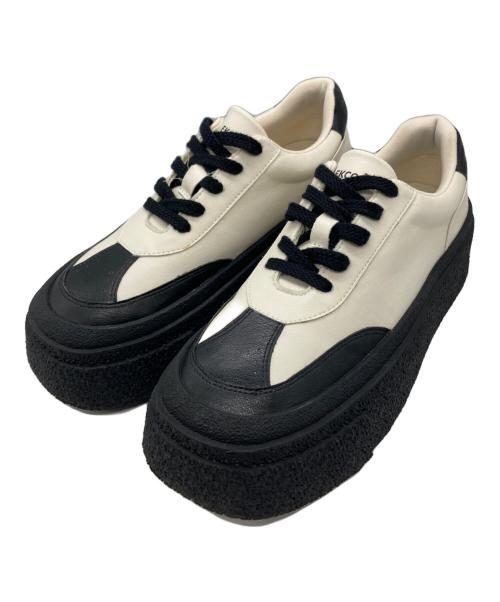 EKCOOKIES（イーケークッキーズ）EKCOOKIES (イーケークッキーズ) 厚底バイカラースニーカー ホワイト×ブラック サイズ:24cmの古着・服飾アイテム