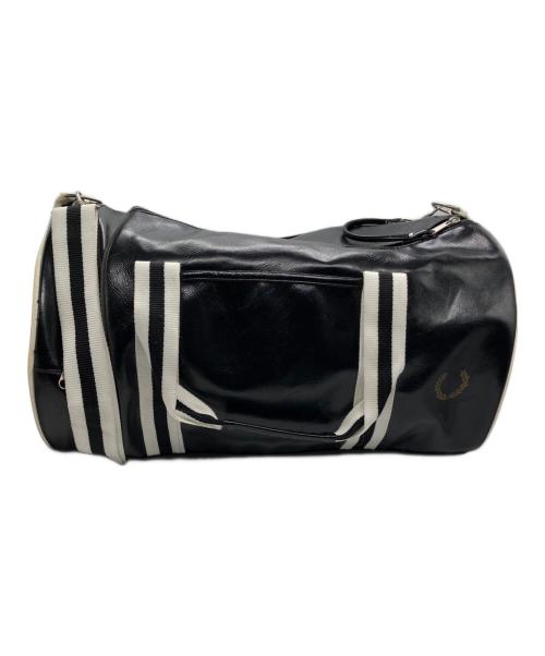 FRED PERRY（フレッドペリー）FRED PERRY (フレッドペリー) バレルバッグ ブラックの古着・服飾アイテム