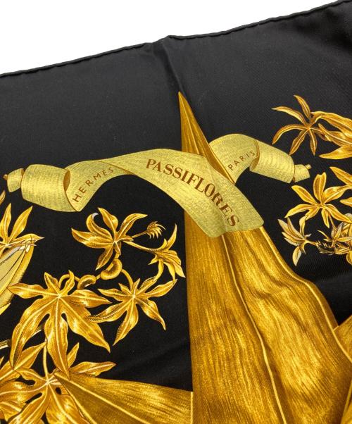 HERMES（エルメス）HERMES (エルメス) カレ90 PASSIFLORES/パッションフラワー ブラックの古着・服飾アイテム
