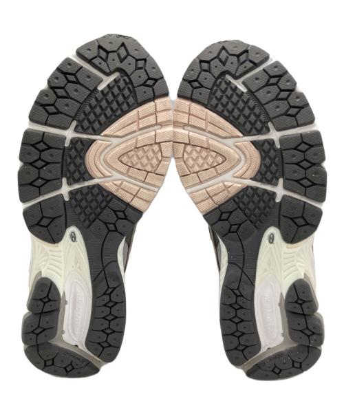 NEW BALANCE（ニューバランス）NEW BALANCE (ニューバランス) N.HOOLYWOOD (エヌ ハリウッド) INVINCIBLE (インヴィンシブル) M1906NIH コラボスニーカー ベージュ×グレー サイズ:27.5cmの古着・服飾アイテム