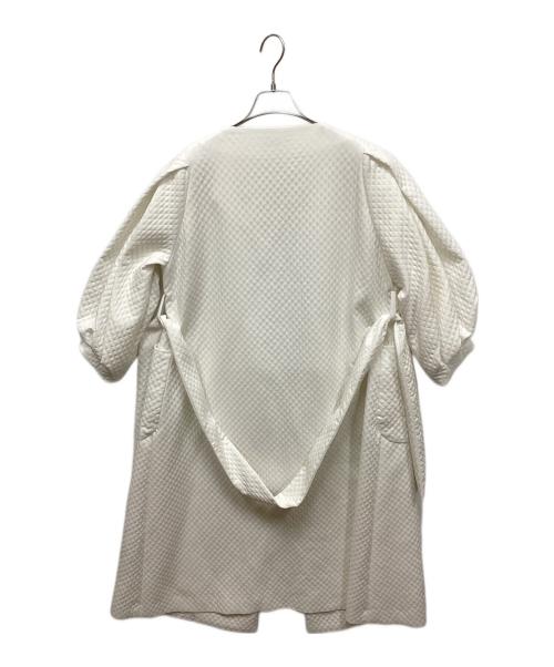 VERMEIL par iena（ヴェルメイユ パー イエナ）VERMEIL par iena (ヴェルメイユ パー イエナ) フクレジャガードパフスリーブコート ホワイト サイズ:36の古着・服飾アイテム