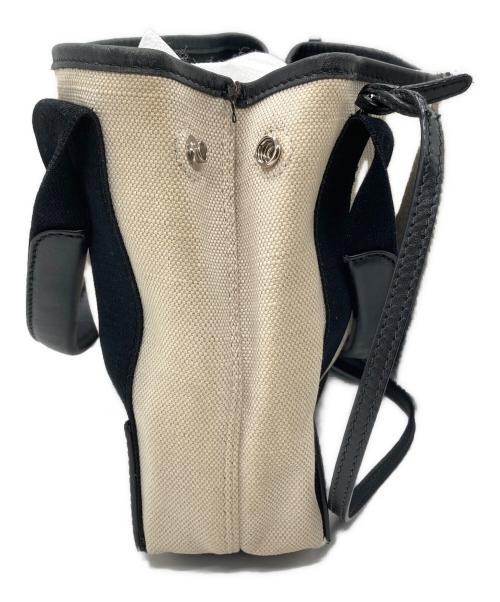 BALENCIAGA（バレンシアガ）BALENCIAGA (バレンシアガ) 2WAYバッグ ホワイトの古着・服飾アイテム