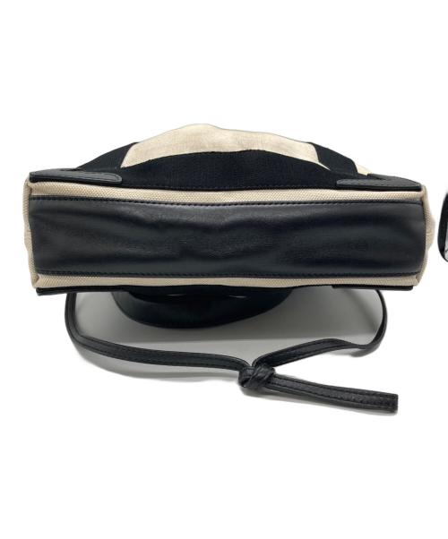 BALENCIAGA（バレンシアガ）BALENCIAGA (バレンシアガ) 2WAYバッグ ホワイトの古着・服飾アイテム