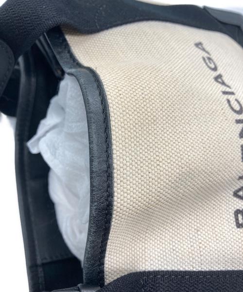 BALENCIAGA（バレンシアガ）BALENCIAGA (バレンシアガ) 2WAYバッグ ホワイトの古着・服飾アイテム