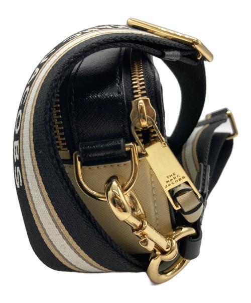 MARC JACOBS（マークジェイコブス）MARC JACOBS (マークジェイコブズ) SNAPSHOT ショルダーバッグ ベージュの古着・服飾アイテム
