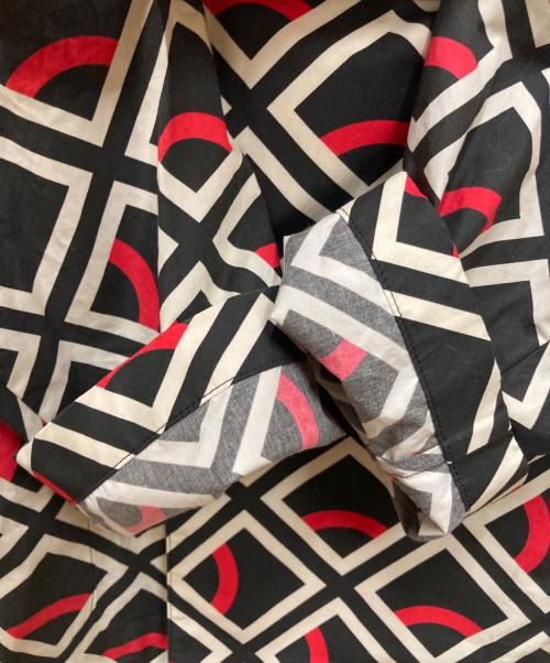 Maison Margiela（メゾンマルジェラ）Maison Margiela (メゾンマルジェラ) 総柄ピークドラペル ダブルジャケット ブラック×レッド サイズ:48の古着・服飾アイテム