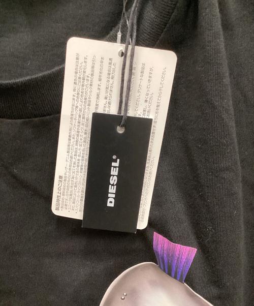 DIESEL（ディーゼル）DIESEL (ディーゼル) ピアスマスクプリントTシャツ ブラック サイズ:S 未使用品の古着・服飾アイテム