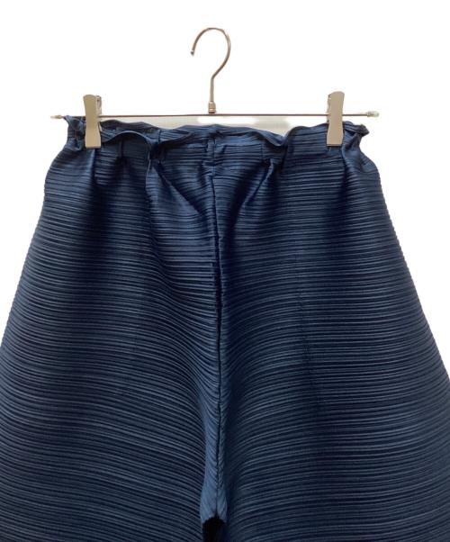 PLEATS PLEASE（プリーツプリーズ）PLEATS PLEASE (プリーツプリーズ) THICKER BOUNCE 横プリーツパンツ ネイビー サイズ:3の古着・服飾アイテム