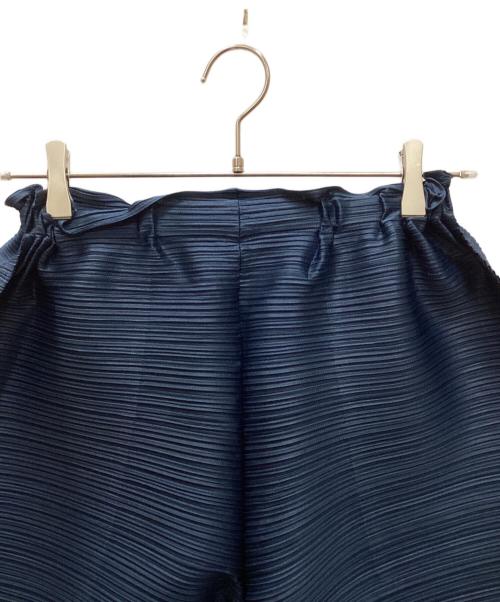 PLEATS PLEASE（プリーツプリーズ）PLEATS PLEASE (プリーツプリーズ) THICKER BOUNCE 横プリーツパンツ ネイビー サイズ:3の古着・服飾アイテム