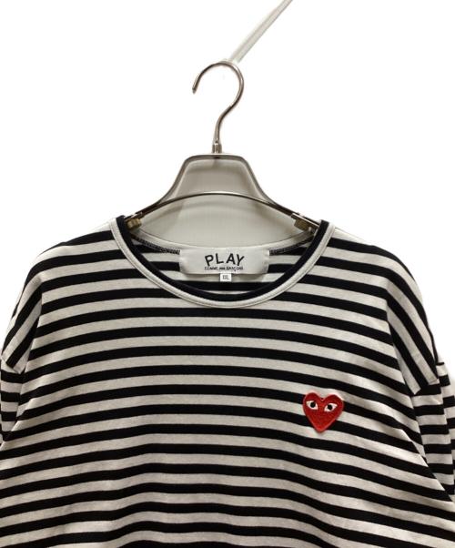 PLAY COMME des GARCONS（プレイコムデギャルソン）PLAY COMME des GARCONS (プレイコムデギャルソン) Border Long Sleeve T-Shirt With Red Emblem ホワイト×ブラック サイズ:XXLの古着・服飾アイテム