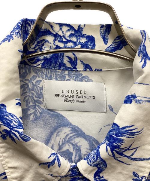 UNUSED（アンユーズド）UNUSED (アンユーズド) 4 continents print long sleeve shirt ホワイト×ブルー サイズ:2の古着・服飾アイテム
