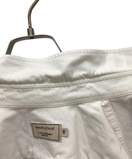 maison kitsune（メゾンキツネ）MAISON KITSUNE (メゾンキツネ) フォックスヘッドシャツ ホワイト サイズ:40の古着・服飾アイテム
