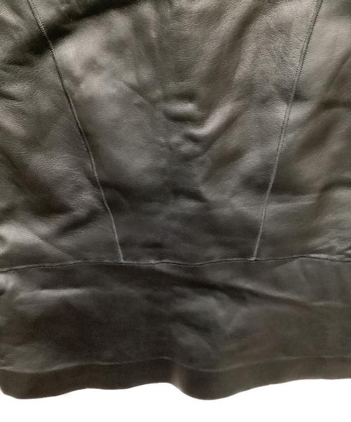 BACCA（バッカ）BACCA (バッカ) ソフトシープレザー ペプラムベスト ブラック サイズ:36 未使用品の古着・服飾アイテム