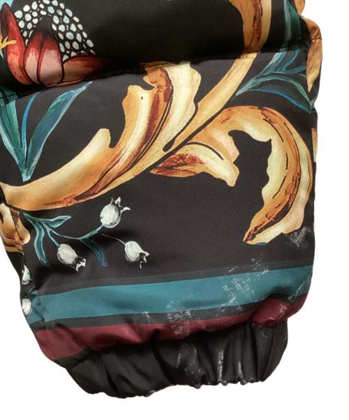 DOLCE & GABBANA（ドルチェ＆ガッバーナ）DOLCE & GABBANA (ドルチェ＆ガッバーナ) バロック調プリントダウンジャケット ブラック サイズ:48の古着・服飾アイテム