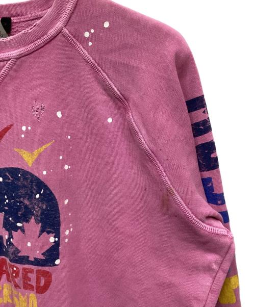 DSQUARED2（ディースクエアード）DSQUARED2 (ディースクエアード) 製品染めダメージ加工プリントスウェット ピンク サイズ:Lの古着・服飾アイテム