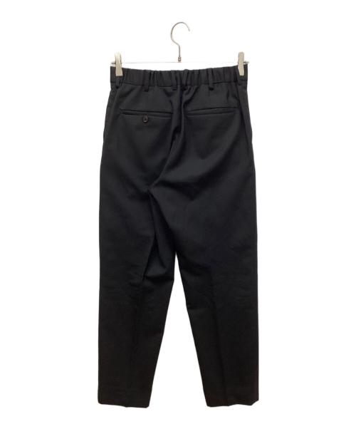 MARKAWARE（マーカウェア）MARKAWARE (マーカウェア) PEGTOP TROUSERS ORGANIC WOOL TROPICAL/ペグトップトラウザーズオーガニックウールトロピカル ブラック サイズ:1の古着・服飾アイテム