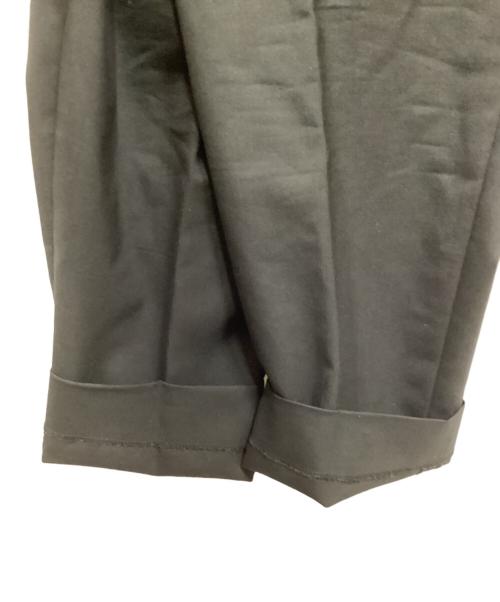 MARKAWARE（マーカウェア）MARKAWARE (マーカウェア) PEGTOP TROUSERS ORGANIC WOOL TROPICAL/ペグトップトラウザーズオーガニックウールトロピカル ブラック サイズ:1の古着・服飾アイテム