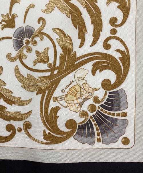 HERMES（エルメス）HERMES (エルメス) カレ40 ホワイト×ブラックの古着・服飾アイテム