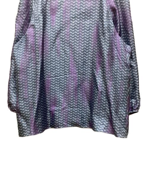 GIORGIO ARMANI（ジョルジョアルマーニ）GIORGIO ARMANI (ジョルジョアルマーニ) 総柄ボリュームスリーブブラウス ブルー サイズ:48の古着・服飾アイテム