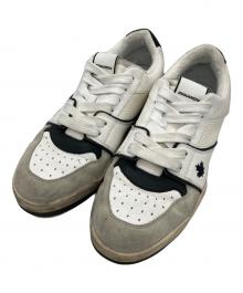 DSQUARED2（ディースクエアード）の古着「メイプルリーフ刺繍スニーカー」｜ホワイト