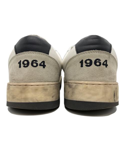 DSQUARED2（ディースクエアード）DSQUARED2 (ディースクエアード) メイプルリーフ刺繍スニーカー ホワイト サイズ:42の古着・服飾アイテム