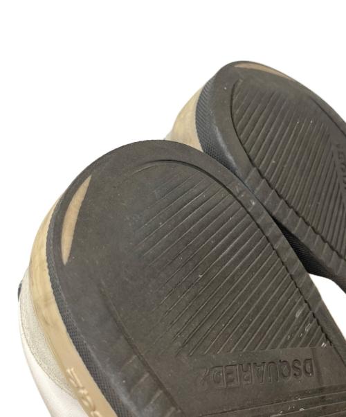 DSQUARED2（ディースクエアード）DSQUARED2 (ディースクエアード) メイプルリーフ刺繍スニーカー ホワイト サイズ:42の古着・服飾アイテム