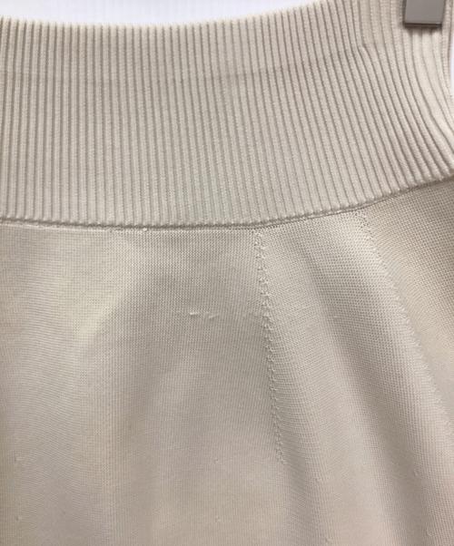 UNFILO（アンフィーロ）UNFILO (アンフィーロ) フォルムニット セットアップ ベージュ サイズ:Mの古着・服飾アイテム