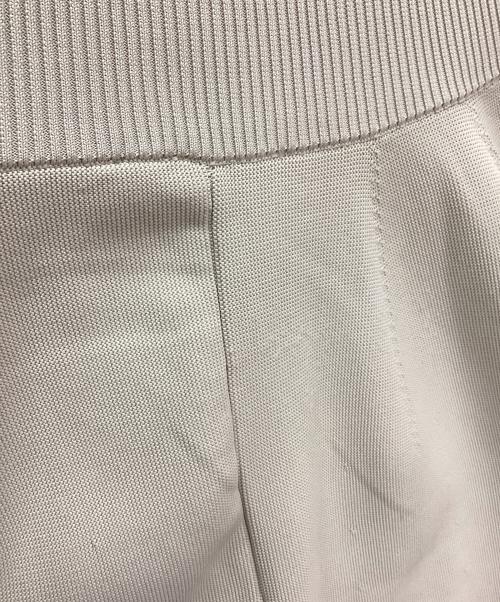 UNFILO（アンフィーロ）UNFILO (アンフィーロ) フォルムニット セットアップ ベージュ サイズ:Mの古着・服飾アイテム