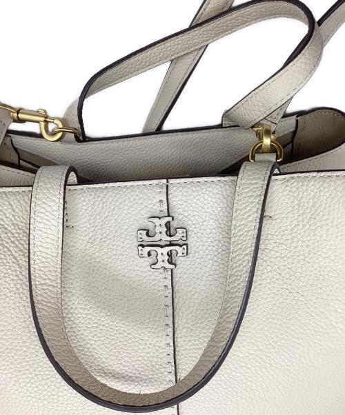 TORY BURCH（トリーバーチ）TORY BURCH (トリーバーチ) マックグロー キャリーオール アイボリーの古着・服飾アイテム