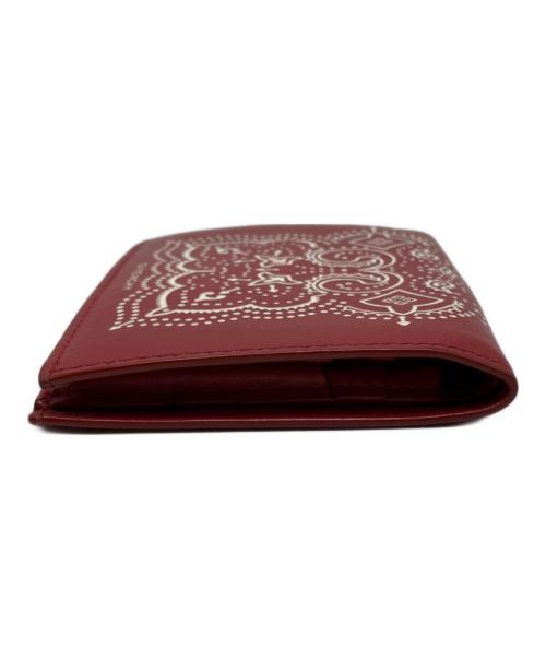 GIVENCHY（ジバンシィ）GIVENCHY (ジバンシィ) Bandana Print Bifold Leather Card Case In Red（バンダナプリントバイフォールドレザーカードケースインレッド） レッドの古着・服飾アイテム
