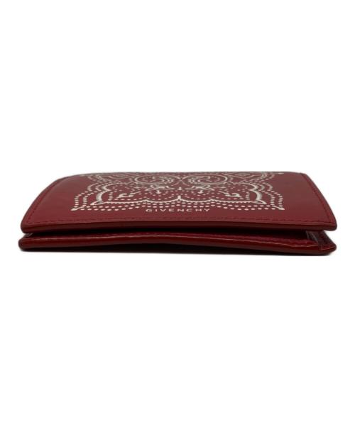GIVENCHY（ジバンシィ）GIVENCHY (ジバンシィ) Bandana Print Bifold Leather Card Case In Red（バンダナプリントバイフォールドレザーカードケースインレッド） レッドの古着・服飾アイテム