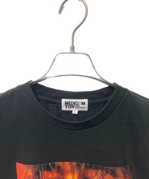 MEDICOM TOY LIFE ENTERTAINMENT（メディコムトイ・ライフエンターテイメント）MEDICOM TOY LIFE ENTERTAINMENT (メディコムトイ・ライフエンターテイメント) プリントTシャツ ブラック サイズ:L 未使用品の古着・服飾アイテム