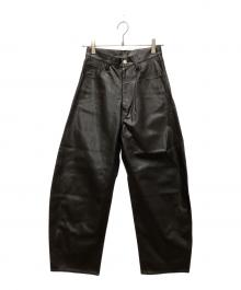 Curensology（カレンソロジー）の古着「フェイクレザーカーヴィーパンツ」｜ブラック