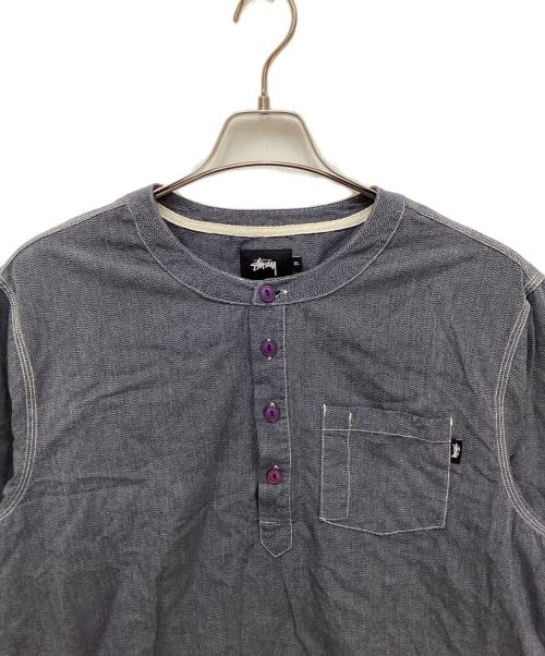 stussy（ステューシー）stussy (ステューシー) ヘンリーネックシャンブレーシャツ ネイビー サイズ:XLの古着・服飾アイテム