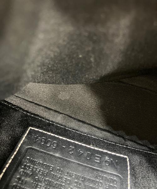 COACH（コーチ）COACH (コーチ) シグネチャーハンドバッグ ベージュの古着・服飾アイテム