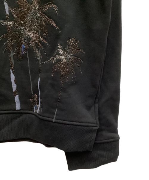 N°21（ヌメロヴェントゥーノ）N°21 (ヌメロヴェントゥーノ) エンブロイダリークルーネックスウェット ブラック サイズ:Mの古着・服飾アイテム