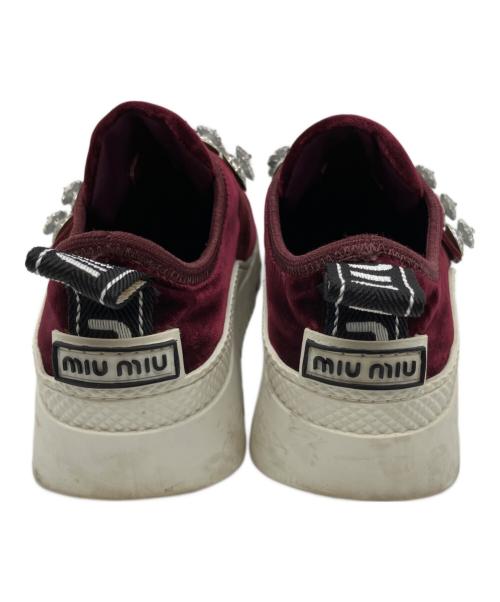 MIU MIU（ミュウミュウ）MIU MIU (ミュウミュウ) ビジューベロアスニーカー ボルドー サイズ:36の古着・服飾アイテム