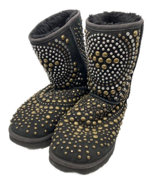 UGG（アグ）UGG (アグ) JIMMY CHOO (ジミーチュウ) スタッズムートンブーツ ブラック サイズ:24cmの古着・服飾アイテム