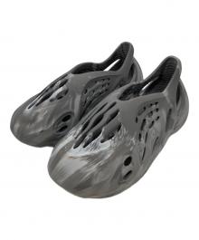 adidas（アディダス）の古着「YZY FOAM RNR」｜グレー