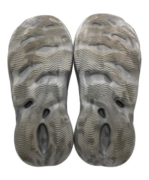 adidas（アディダス）adidas (アディダス) YZY FOAM RNR グレー サイズ:27.5cmの古着・服飾アイテム