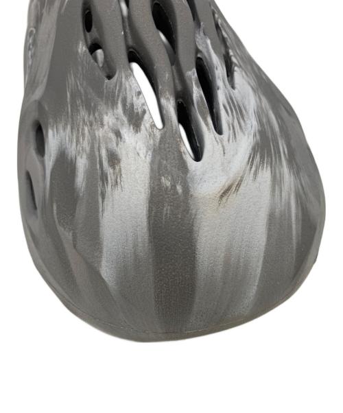 adidas（アディダス）adidas (アディダス) YZY FOAM RNR グレー サイズ:27.5cmの古着・服飾アイテム