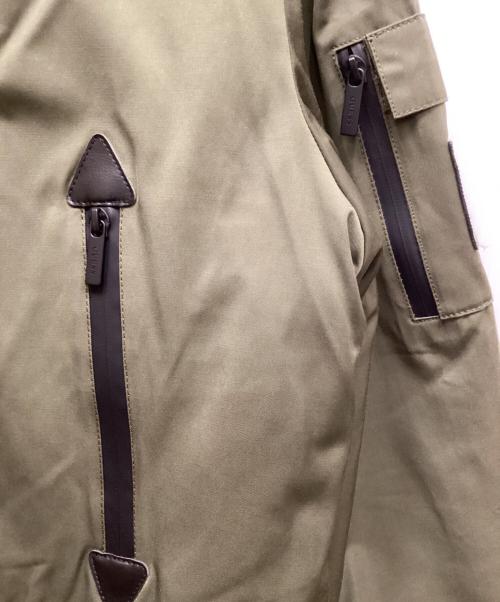 GUESS（ゲス）GUESS (ゲス) ライナーファーミリタリーコート カーキ サイズ:Mの古着・服飾アイテム