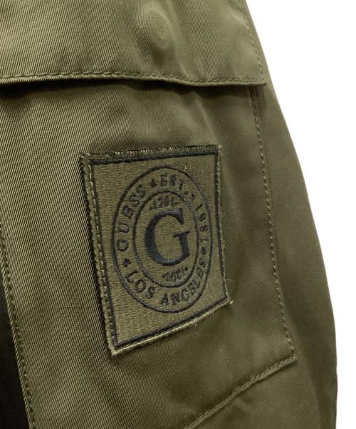 GUESS（ゲス）GUESS (ゲス) ライナーファーミリタリーコート カーキ サイズ:Mの古着・服飾アイテム