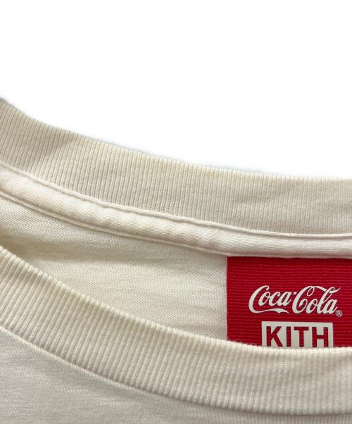 KITH（キス）KITH (キス) Coca Cola (コカコーラ) プリントTシャツ アイボリー サイズ:Lの古着・服飾アイテム
