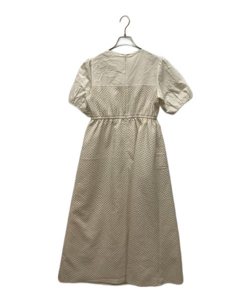 RAY BEAMS（レイ ビームス）RAY BEAMS (レイ ビームス) 立体ジャガードパフワンピース アイボリーの古着・服飾アイテム