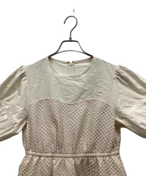 RAY BEAMS（レイ ビームス）RAY BEAMS (レイ ビームス) 立体ジャガードパフワンピース アイボリーの古着・服飾アイテム