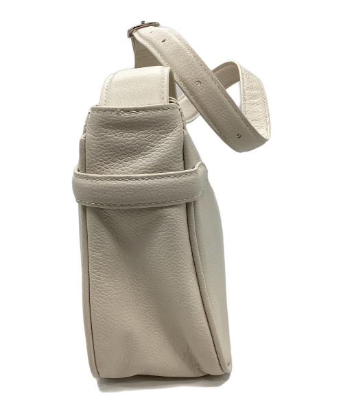 Hoaw.（ハァウ）Hoaw. (ハァウ) スクエアショルダーバッグ アイボリーの古着・服飾アイテム