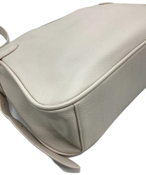 Hoaw.（ハァウ）Hoaw. (ハァウ) スクエアショルダーバッグ アイボリーの古着・服飾アイテム