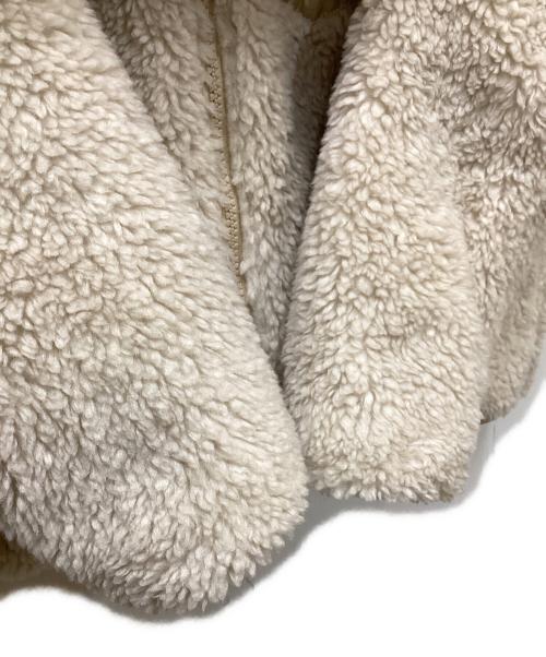 Patagonia（パタゴニア）Patagonia (パタゴニア) キッズ・リバーシブル・レディ・フレディ・フーディ ベージュ サイズ:不明(キッズサイズ)の古着・服飾アイテム